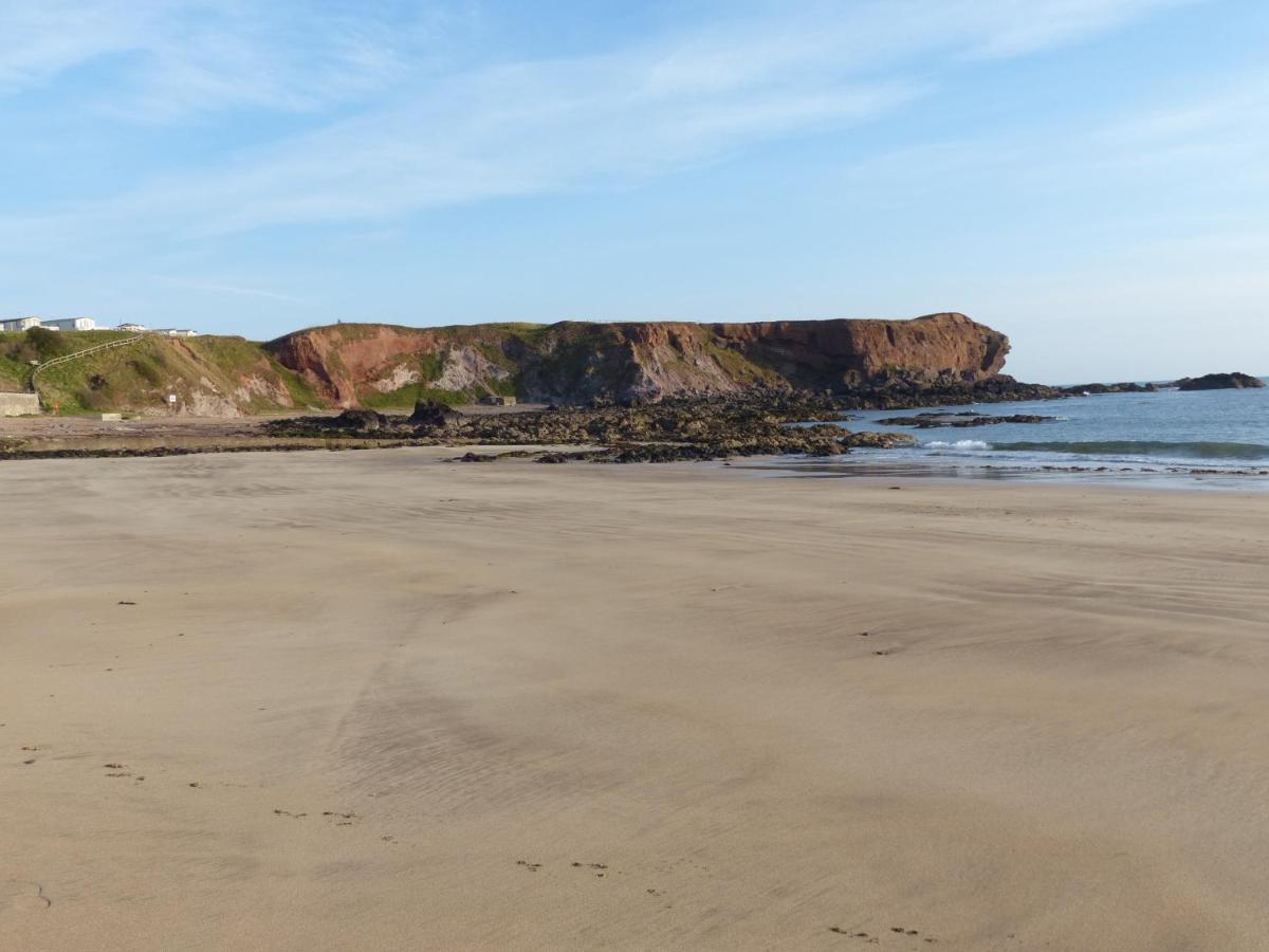 Relax In A 1 Bedroom Apartment Near A Country Pub Eyemouth Kültér fotó